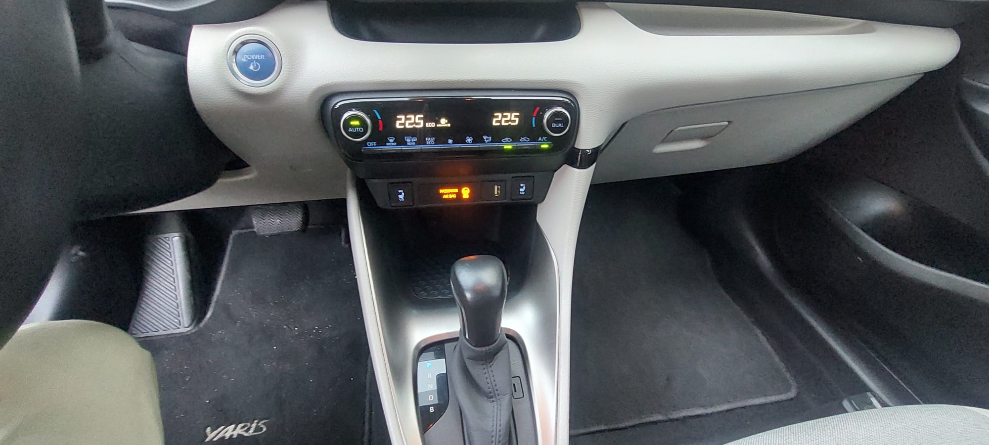 Toyota Yaris 116 cv hyb miniatura 12